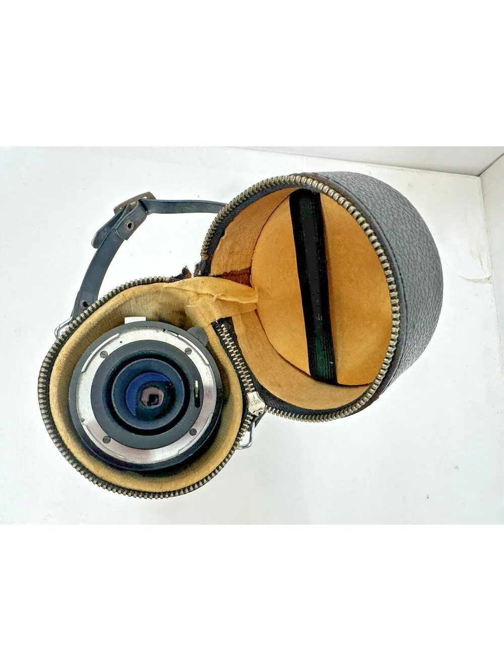 Automatic Miranda 200mm f3.5 Telephoto Manual Focus Lens w/ Vintage Case JAPAN